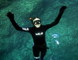  Hands up 